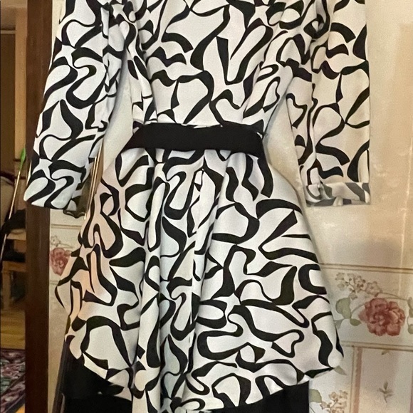 Gina Brooks 2 piece formal suit Peplum & Belt - Picture 2 of 4